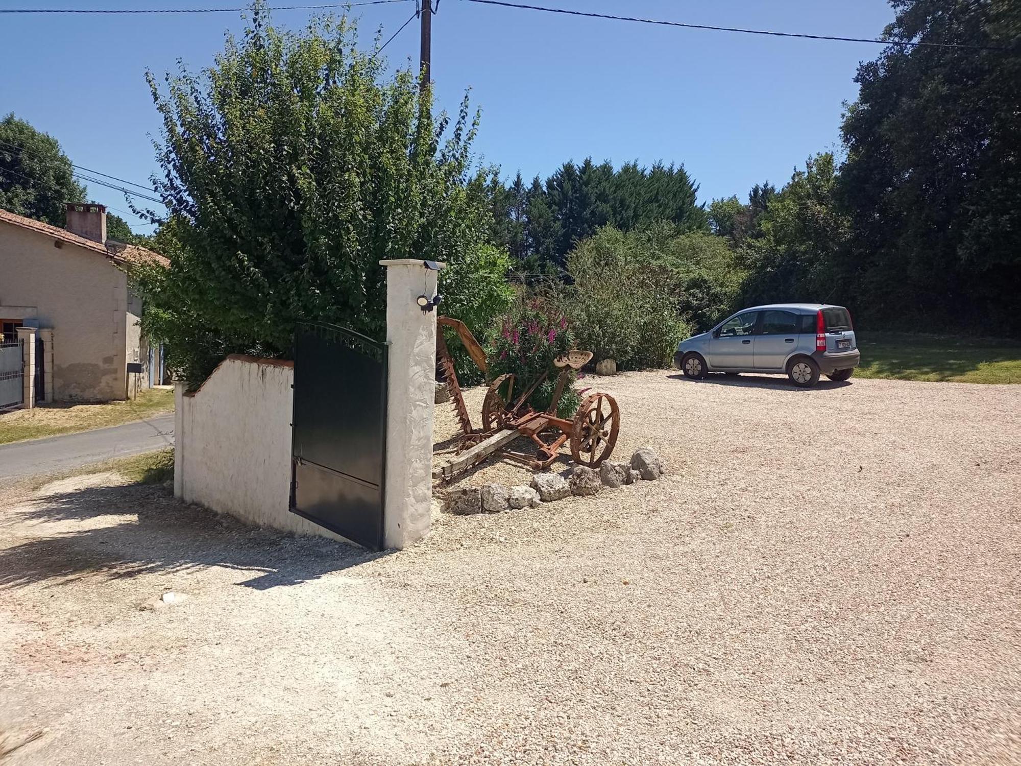 La Vieille Grange - Saint-Privat-Des-Pres Panzió Kültér fotó